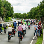 12.07.2020 Fahrraddemo in Oldenburg. Die Demo führte u.a. über die "Nordtangente", einem Autobahnähnlichen Teil des Autobahnrings. ** 07/12/2020 Bicycle demo in Oldenburg. The demo included over the "Nordtangente", a part of the motorway ring similar to a motorway.