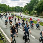 12.07.2020 Fahrraddemo in Oldenburg. Die Demo führte u.a. über die "Nordtangente", einem Autobahnähnlichen Teil des Autobahnrings. ** 07/12/2020 Bicycle demo in Oldenburg. The demo included over the "Nordtangente", a part of the motorway ring similar to a motorway.