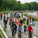 12.07.2020 Fahrraddemo in Oldenburg. Die Demo führte u.a. über die "Nordtangente", einem Autobahnähnlichen Teil des Autobahnrings. ** 07/12/2020 Bicycle demo in Oldenburg. The demo included over the "Nordtangente", a part of the motorway ring similar to a motorway.